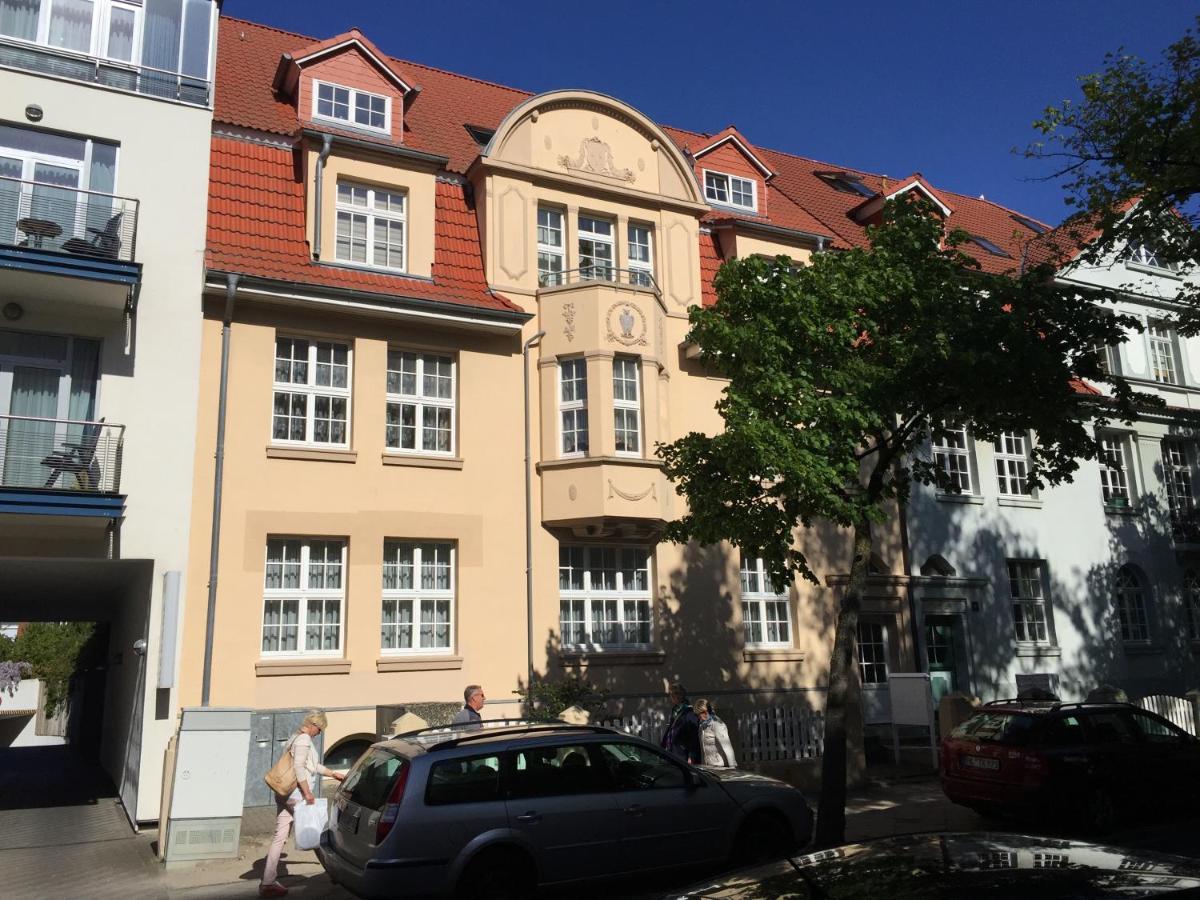 Ankerplatz Warnemuende - Direkte Strandnaehe Mit Leuchtturmblick Rostock Luaran gambar